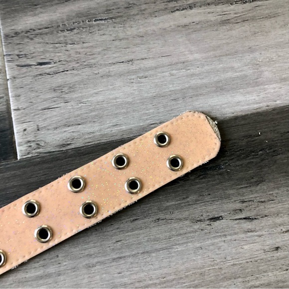 Vintage Y2K Mudd Pale Pink Glitter Vinyl Grommet Belt - Picture 6 of 6